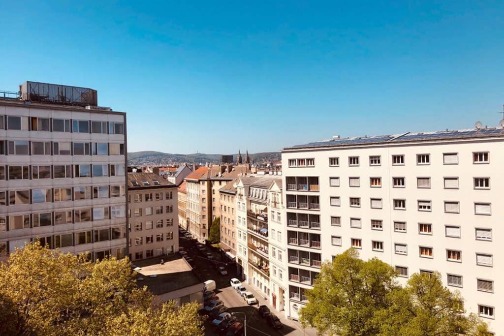 Mitten Im Achten. Zentrale Wohnung In Wien Экстерьер фото
